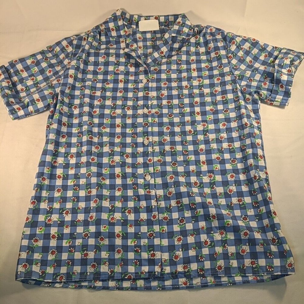 Simply Basic Blue Plaid Gingham White Daisy Flowers Button Up Floral Women S